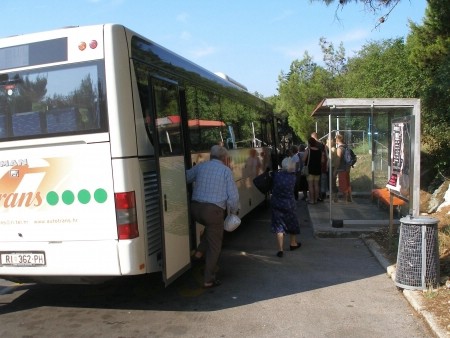 Grad Labin: Besplatan autobus za građane povodom blagdana Svih svetih