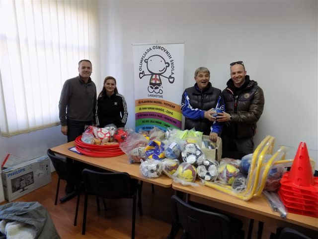 Sportska zajednica Grada Labina donirala sportsku opremu školama Labinštine