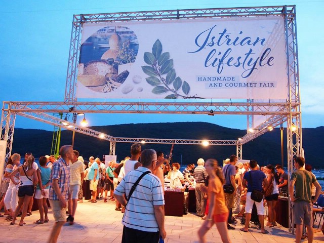 Večeras na rivi u Rapcu Istrian lifestyle - heand made i gastro manifestacija