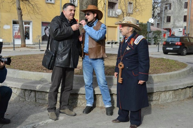 Vlast na Labinštini preuzele maškare / Diego Čekada zamijenio Darka Batelića Pipicu
