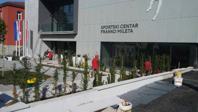 Hortikulturno uređenje ispred velike dvorane SC “Franko Mileta”